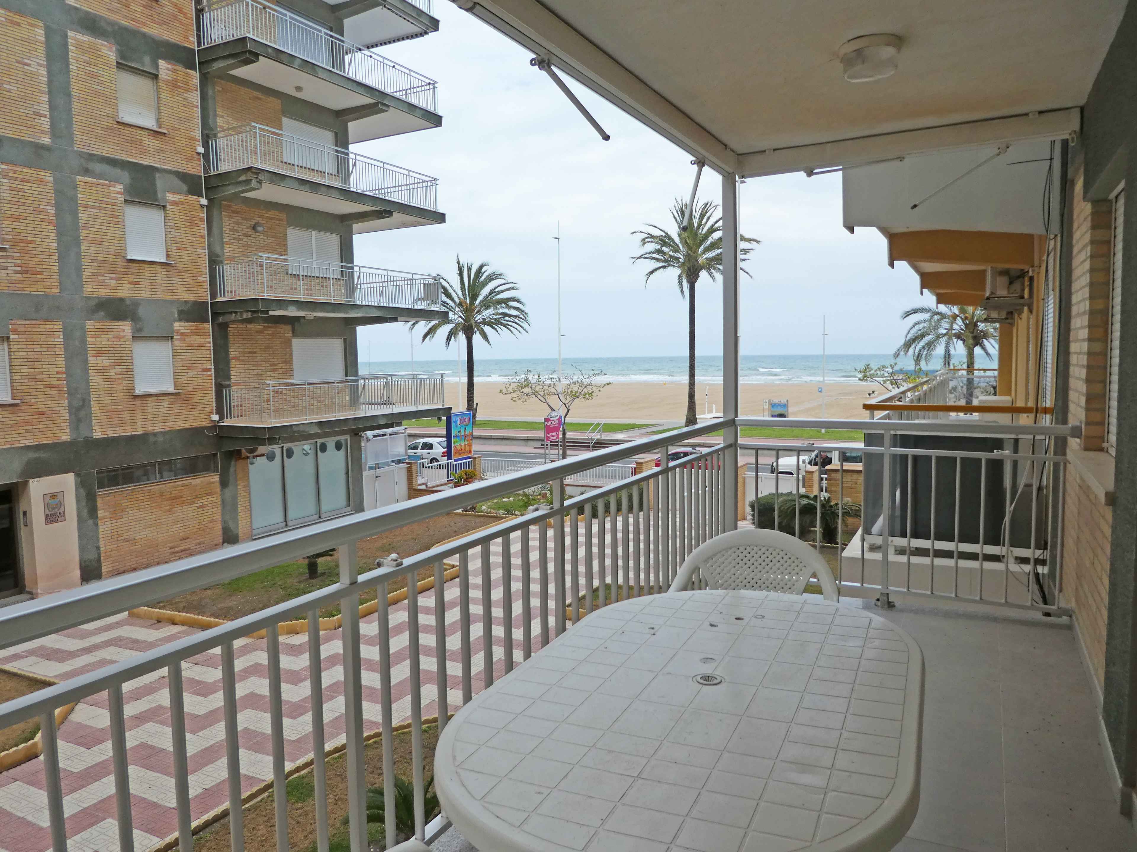 Apartamentos Gandía Primera Línea de Playa 3000 2